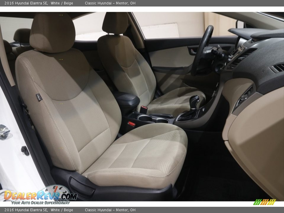 2016 Hyundai Elantra SE White / Beige Photo #12