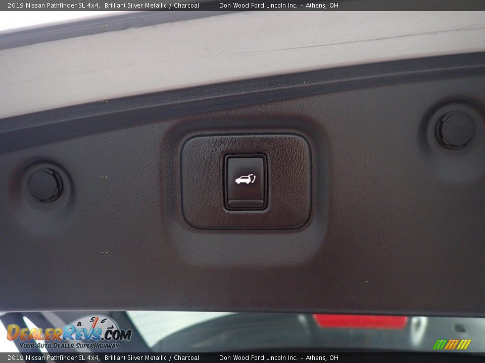 2019 Nissan Pathfinder SL 4x4 Brilliant Silver Metallic / Charcoal Photo #16