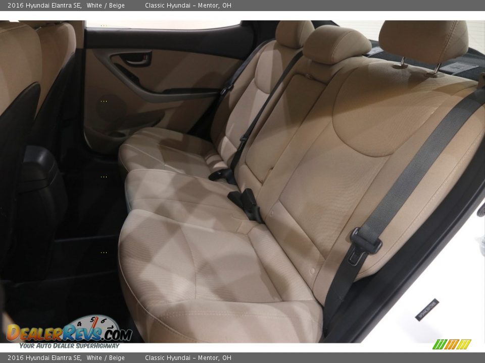 2016 Hyundai Elantra SE White / Beige Photo #14