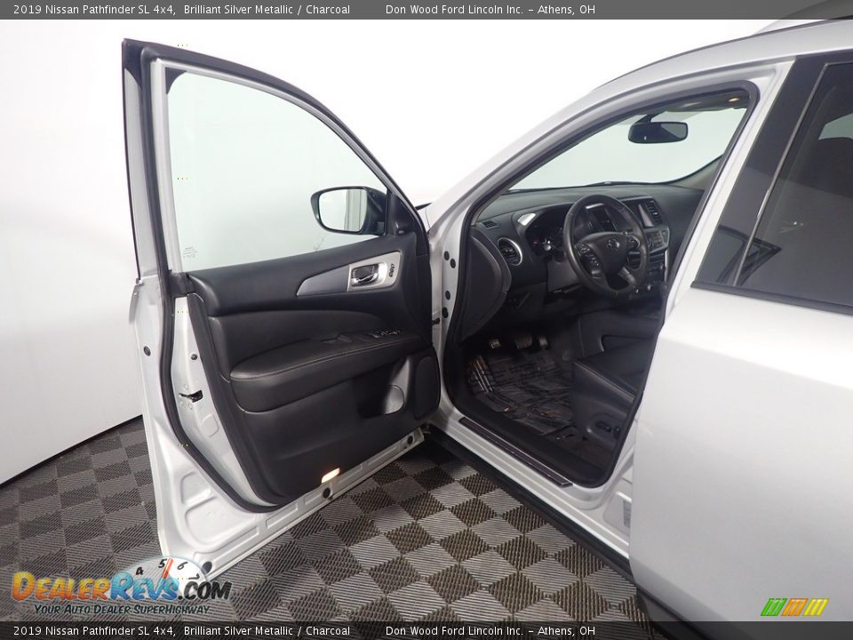 2019 Nissan Pathfinder SL 4x4 Brilliant Silver Metallic / Charcoal Photo #20