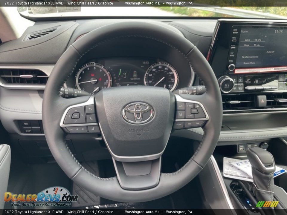 2022 Toyota Highlander XLE AWD Wind Chill Pearl / Graphite Photo #10