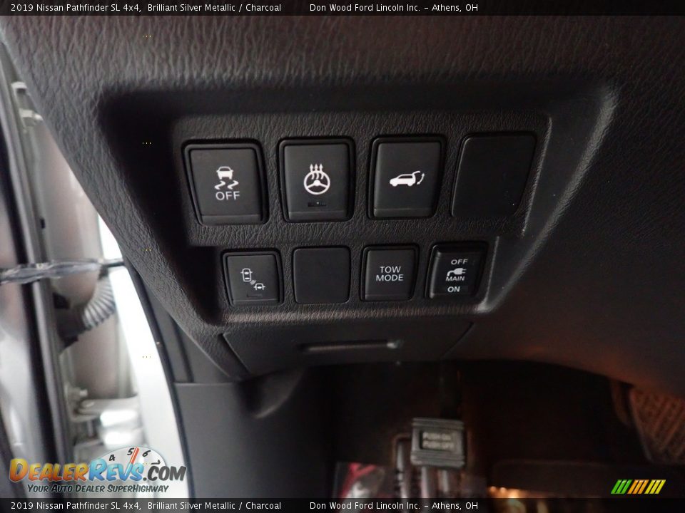 2019 Nissan Pathfinder SL 4x4 Brilliant Silver Metallic / Charcoal Photo #31