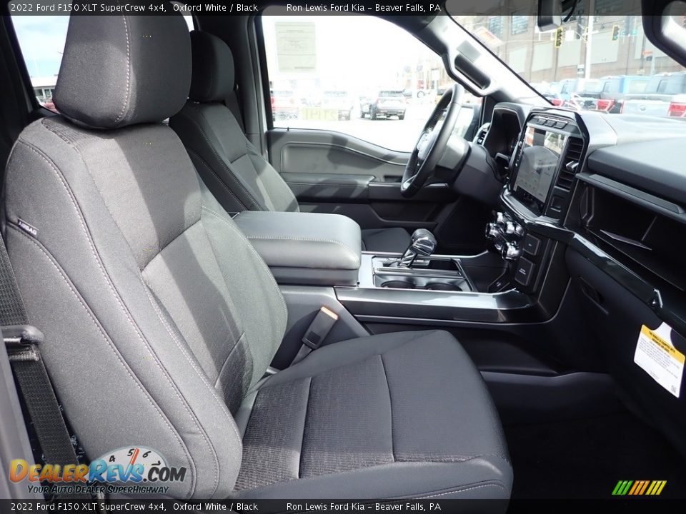 Front Seat of 2022 Ford F150 XLT SuperCrew 4x4 Photo #12