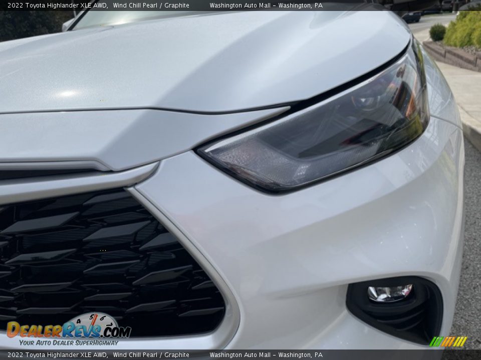 2022 Toyota Highlander XLE AWD Wind Chill Pearl / Graphite Photo #26