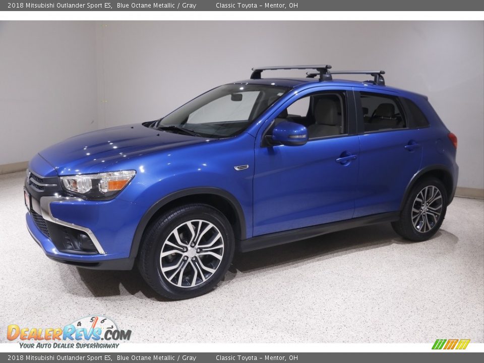 Front 3/4 View of 2018 Mitsubishi Outlander Sport ES Photo #3