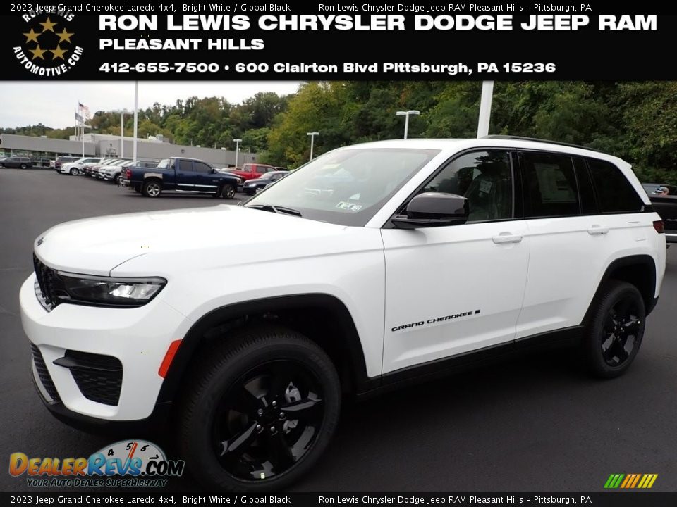 2023 Jeep Grand Cherokee Laredo 4x4 Bright White / Global Black Photo #1