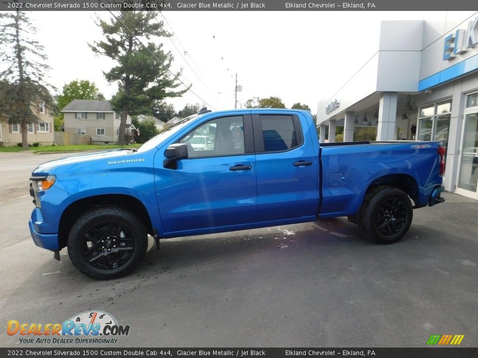 2022 Chevrolet Silverado 1500 Custom Double Cab 4x4 Glacier Blue Metallic / Jet Black Photo #2