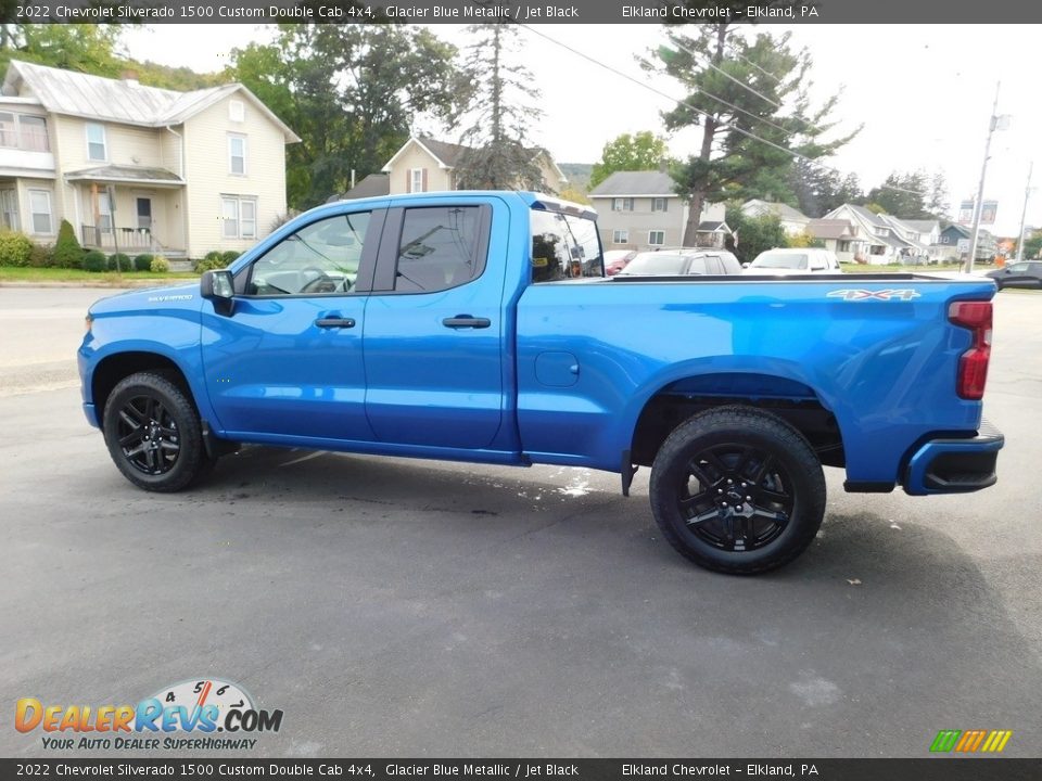 2022 Chevrolet Silverado 1500 Custom Double Cab 4x4 Glacier Blue Metallic / Jet Black Photo #3