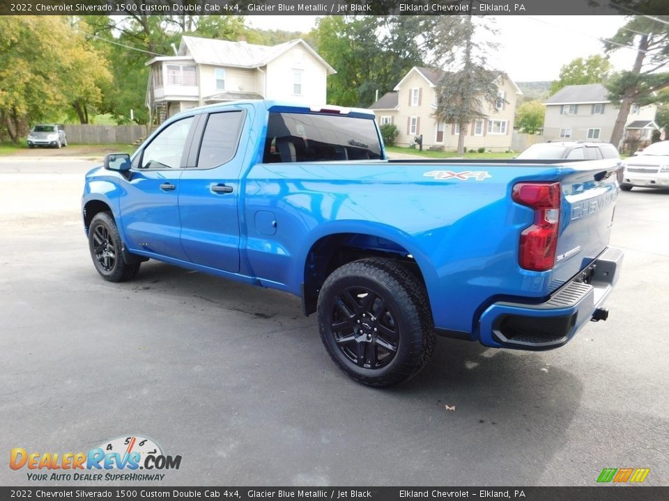 2022 Chevrolet Silverado 1500 Custom Double Cab 4x4 Glacier Blue Metallic / Jet Black Photo #4