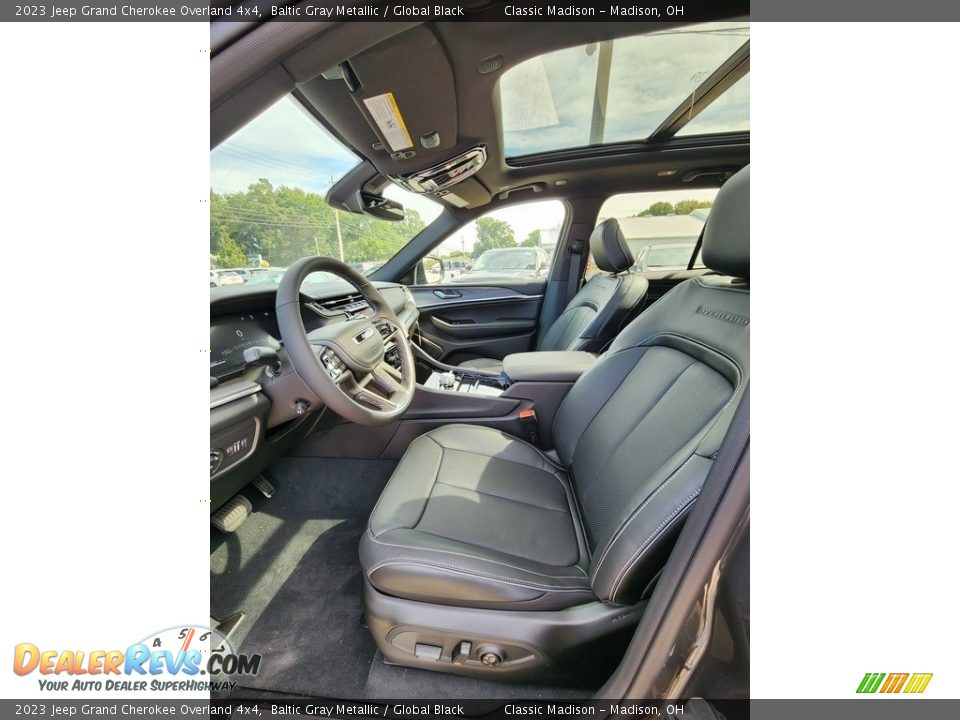 2023 Jeep Grand Cherokee Overland 4x4 Baltic Gray Metallic / Global Black Photo #2