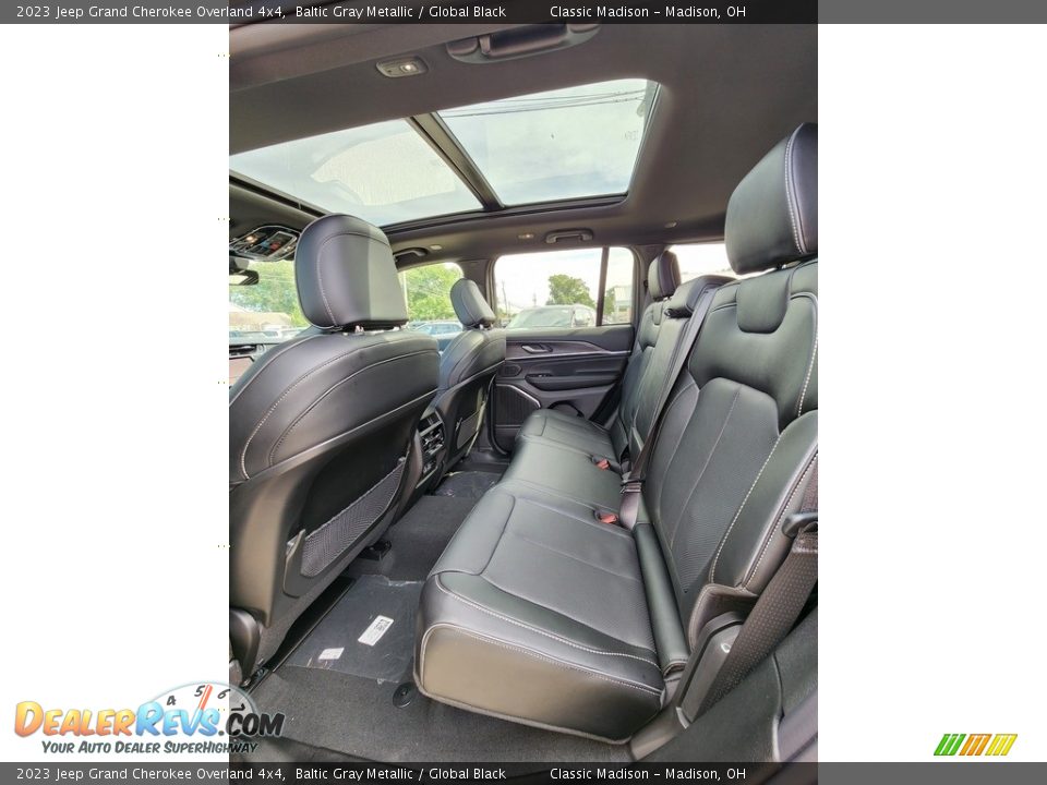 2023 Jeep Grand Cherokee Overland 4x4 Baltic Gray Metallic / Global Black Photo #3