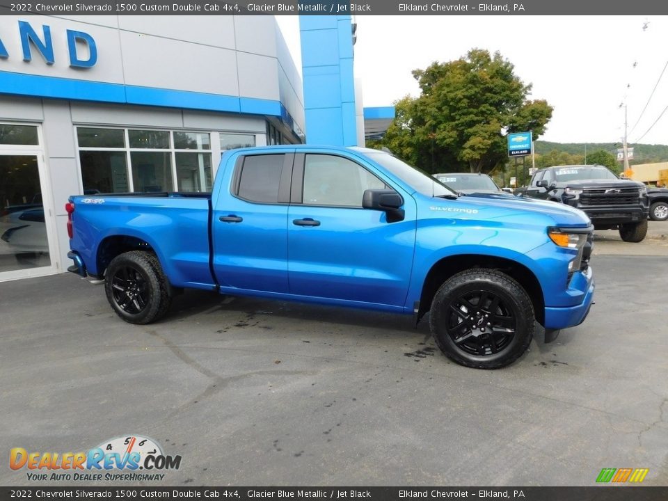 2022 Chevrolet Silverado 1500 Custom Double Cab 4x4 Glacier Blue Metallic / Jet Black Photo #8