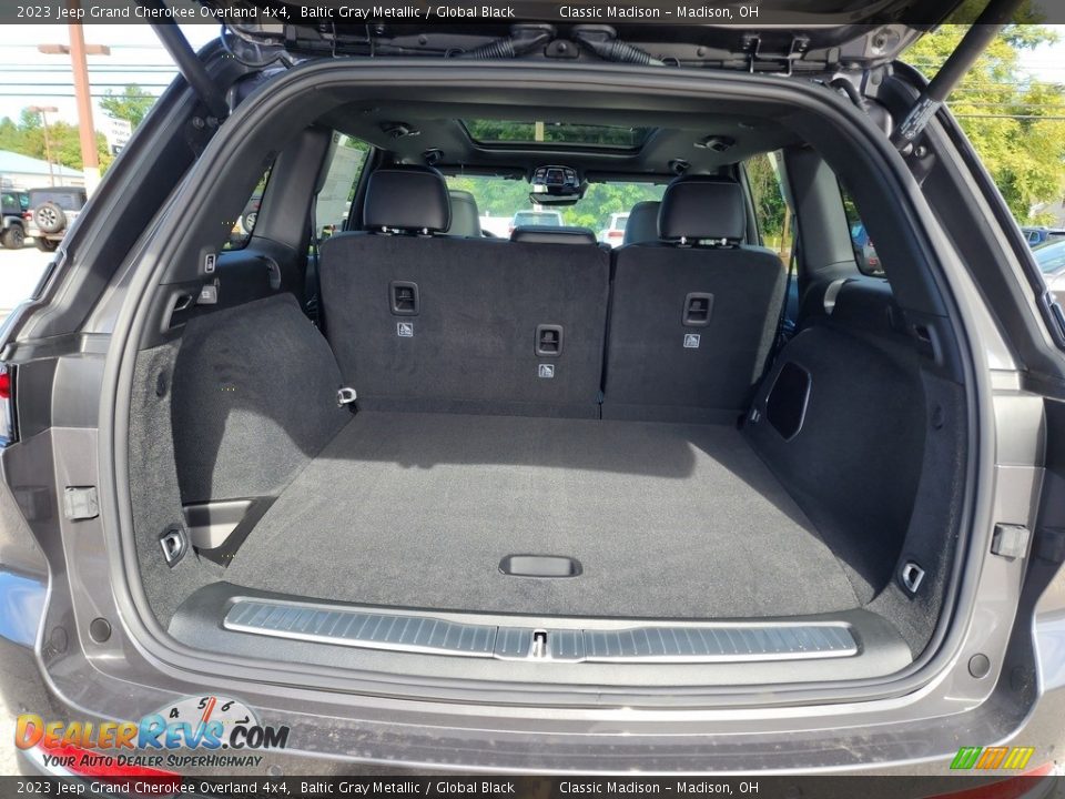 2023 Jeep Grand Cherokee Overland 4x4 Baltic Gray Metallic / Global Black Photo #11