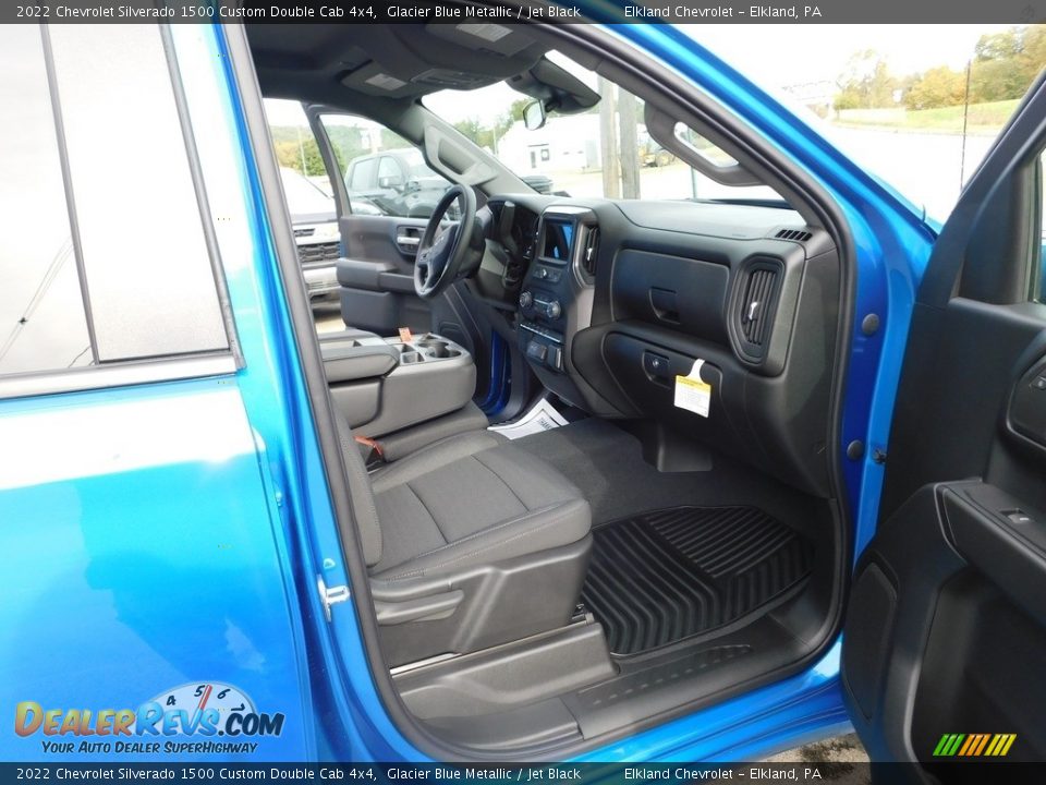 2022 Chevrolet Silverado 1500 Custom Double Cab 4x4 Glacier Blue Metallic / Jet Black Photo #16