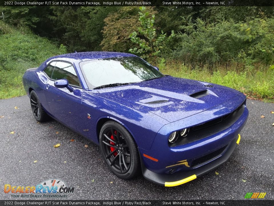 2022 Dodge Challenger R/T Scat Pack Dynamics Package Indigo Blue / Ruby Red/Black Photo #4