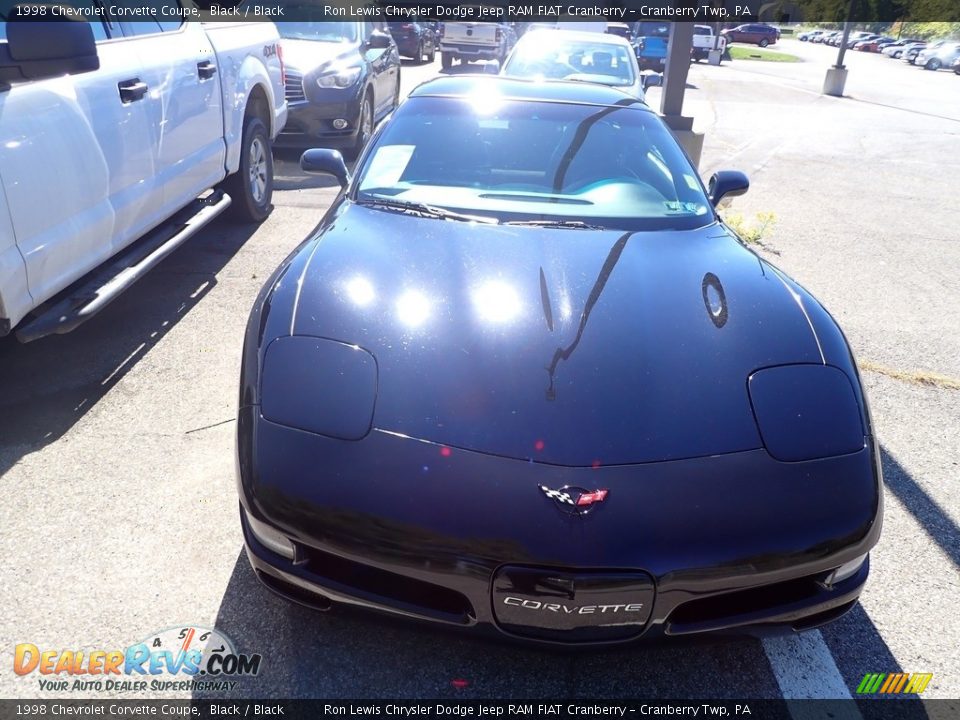 1998 Chevrolet Corvette Coupe Black / Black Photo #2