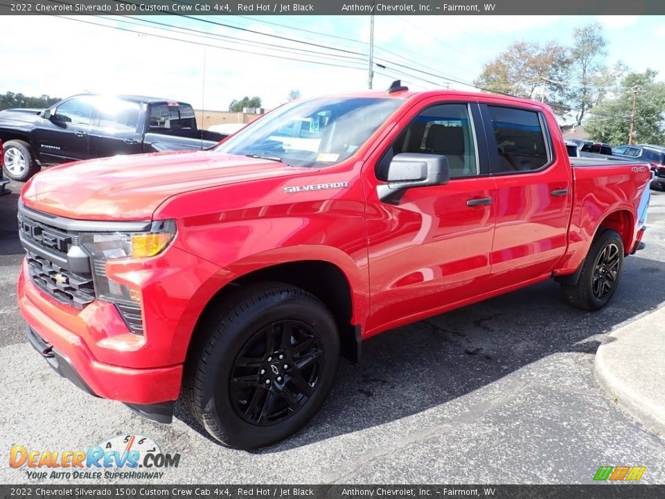 2022 Chevrolet Silverado 1500 Custom Crew Cab 4x4 Red Hot / Jet Black Photo #7