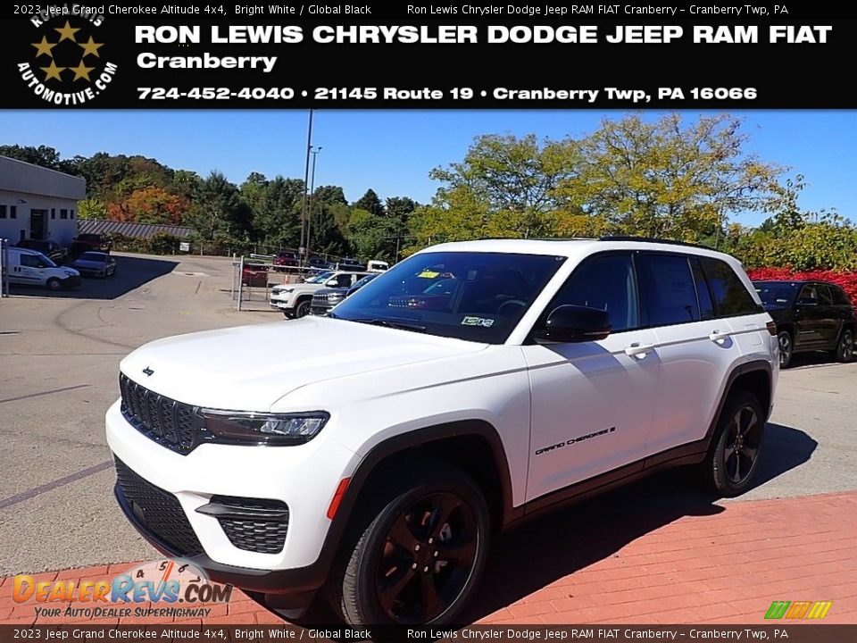 2023 Jeep Grand Cherokee Altitude 4x4 Bright White / Global Black Photo #1