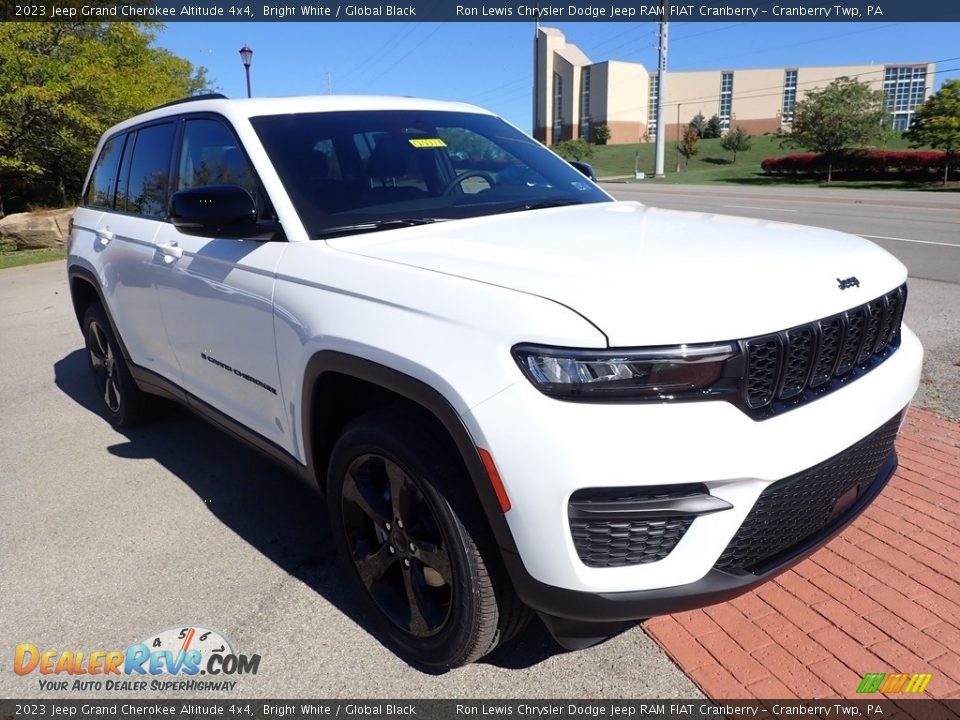 2023 Jeep Grand Cherokee Altitude 4x4 Bright White / Global Black Photo #7