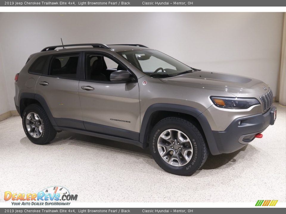 2019 Jeep Cherokee Trailhawk Elite 4x4 Light Brownstone Pearl / Black Photo #1