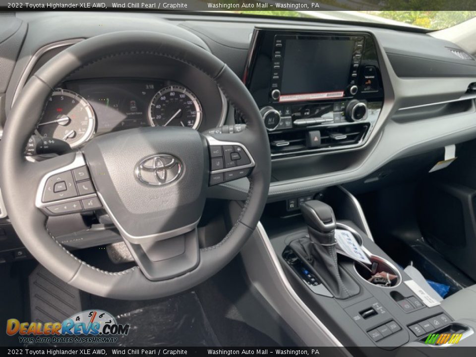 2022 Toyota Highlander XLE AWD Wind Chill Pearl / Graphite Photo #3