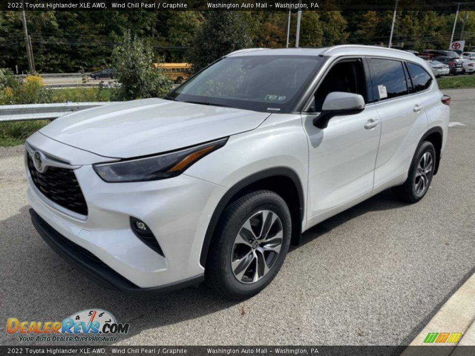 2022 Toyota Highlander XLE AWD Wind Chill Pearl / Graphite Photo #7