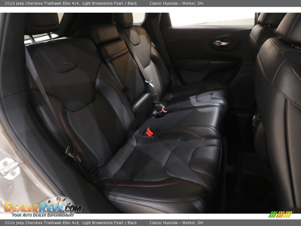 2019 Jeep Cherokee Trailhawk Elite 4x4 Light Brownstone Pearl / Black Photo #18