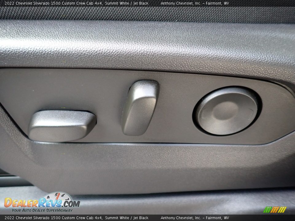 2022 Chevrolet Silverado 1500 Custom Crew Cab 4x4 Summit White / Jet Black Photo #16