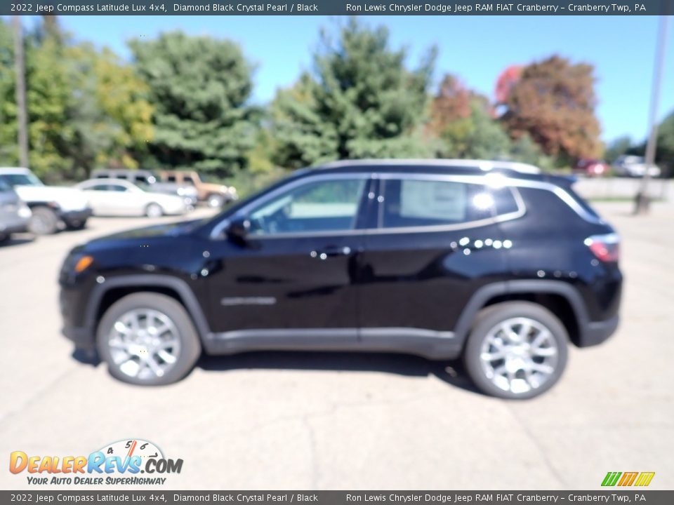 2022 Jeep Compass Latitude Lux 4x4 Diamond Black Crystal Pearl / Black Photo #2