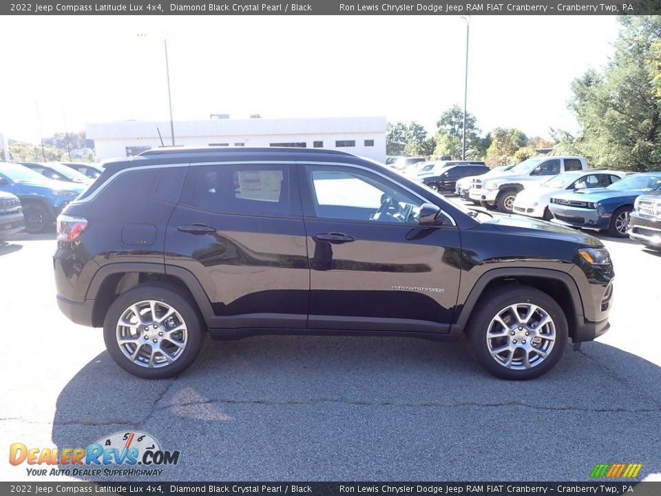 2022 Jeep Compass Latitude Lux 4x4 Diamond Black Crystal Pearl / Black Photo #6