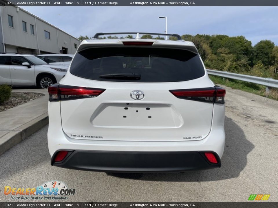 2022 Toyota Highlander XLE AWD Wind Chill Pearl / Harvest Beige Photo #8