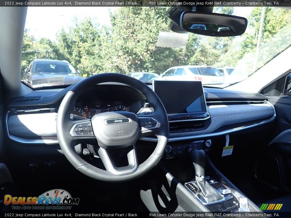 2022 Jeep Compass Latitude Lux 4x4 Diamond Black Crystal Pearl / Black Photo #13