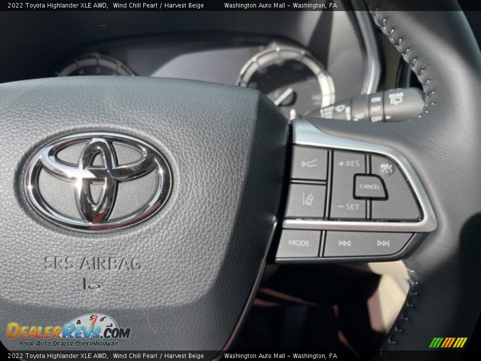 2022 Toyota Highlander XLE AWD Wind Chill Pearl / Harvest Beige Photo #19