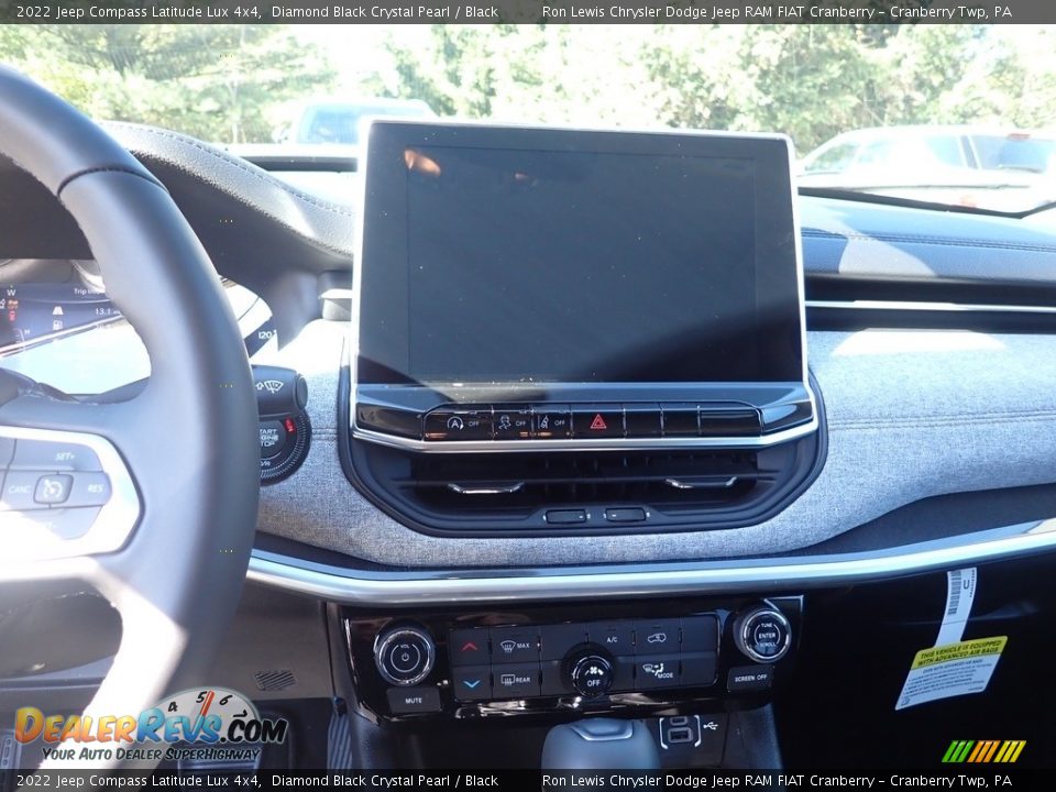 2022 Jeep Compass Latitude Lux 4x4 Diamond Black Crystal Pearl / Black Photo #17