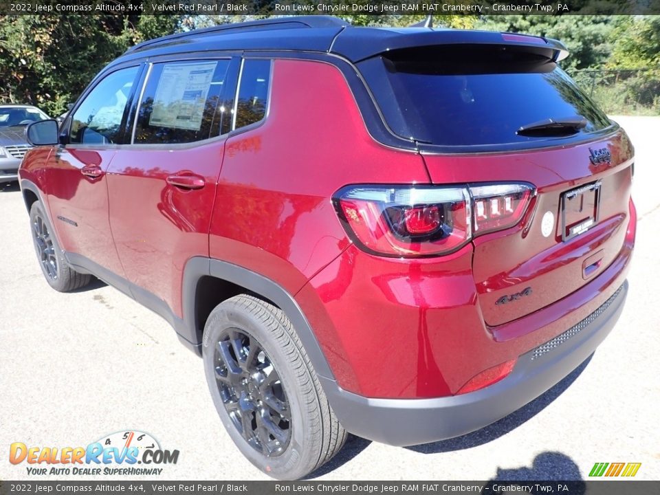 2022 Jeep Compass Altitude 4x4 Velvet Red Pearl / Black Photo #3