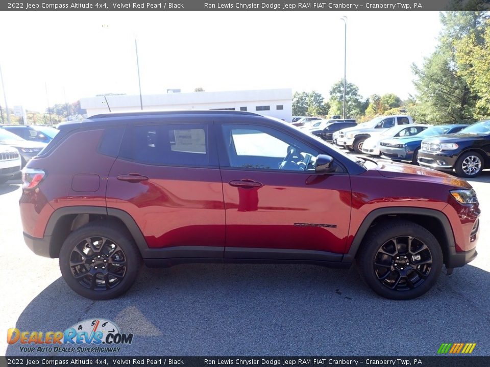 2022 Jeep Compass Altitude 4x4 Velvet Red Pearl / Black Photo #6