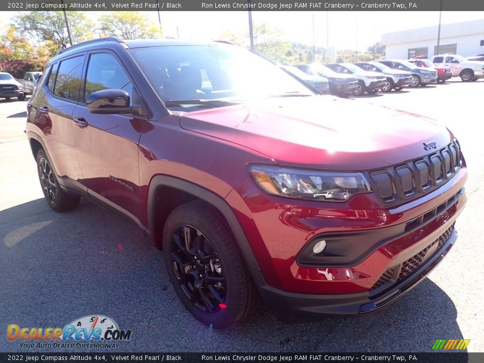 2022 Jeep Compass Altitude 4x4 Velvet Red Pearl / Black Photo #7