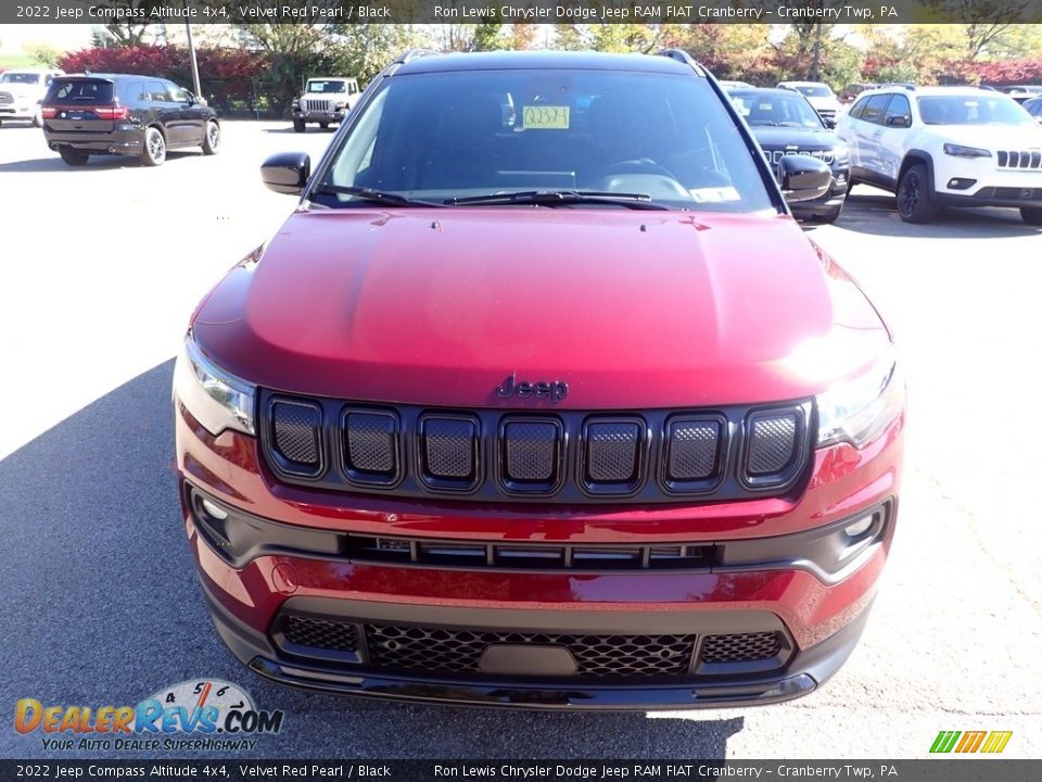 2022 Jeep Compass Altitude 4x4 Velvet Red Pearl / Black Photo #8