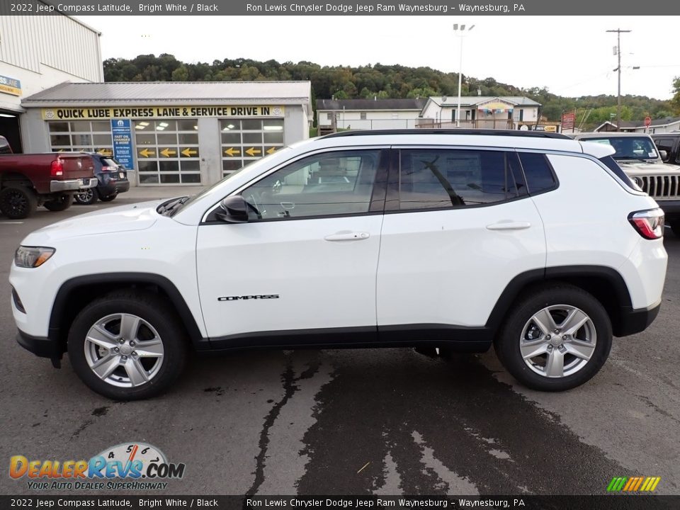 2022 Jeep Compass Latitude Bright White / Black Photo #2