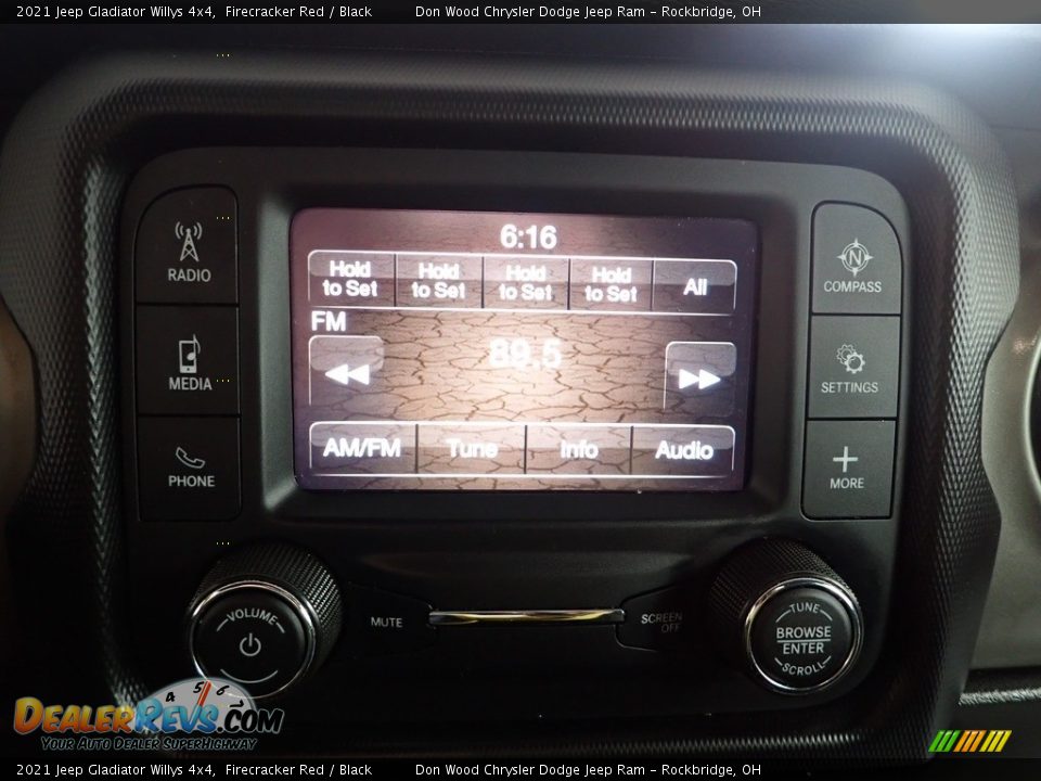 2021 Jeep Gladiator Willys 4x4 Firecracker Red / Black Photo #2