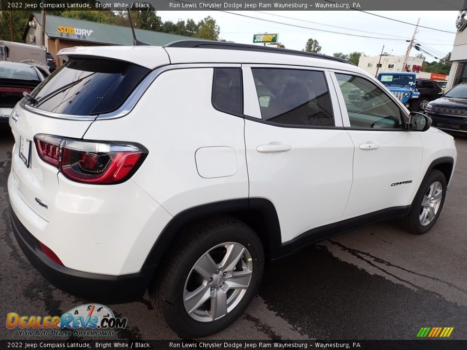 2022 Jeep Compass Latitude Bright White / Black Photo #6