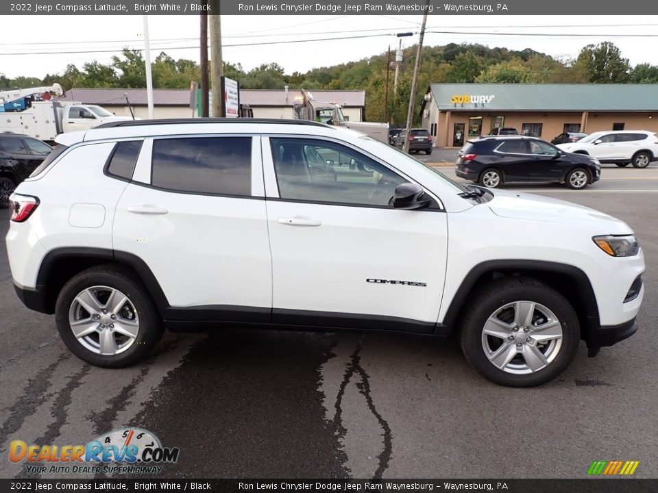 2022 Jeep Compass Latitude Bright White / Black Photo #7