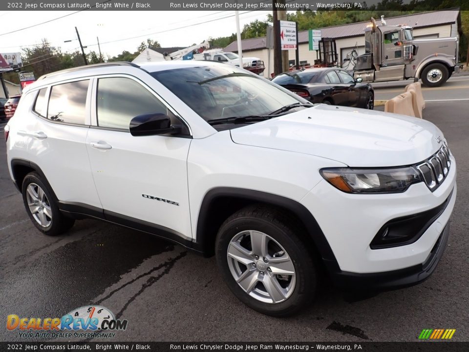 2022 Jeep Compass Latitude Bright White / Black Photo #8