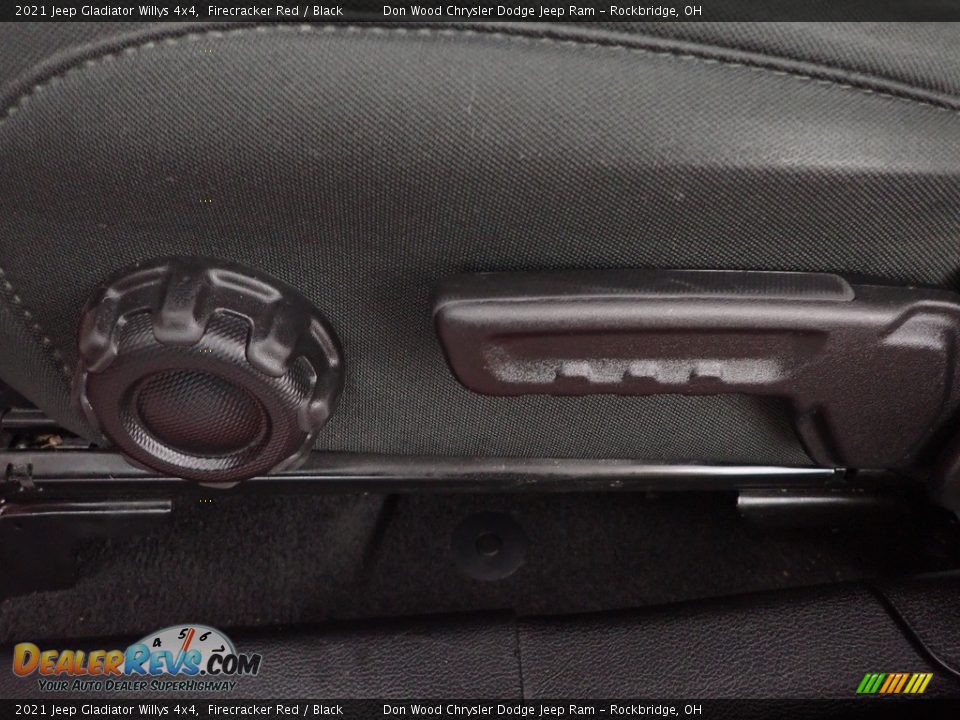 2021 Jeep Gladiator Willys 4x4 Firecracker Red / Black Photo #12