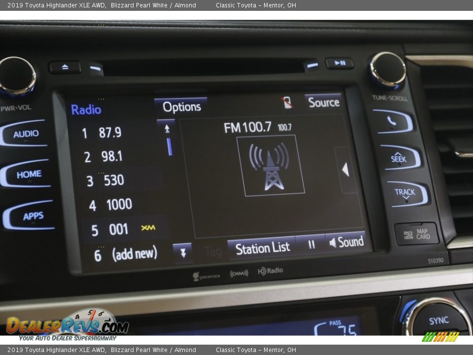 2019 Toyota Highlander XLE AWD Blizzard Pearl White / Almond Photo #12