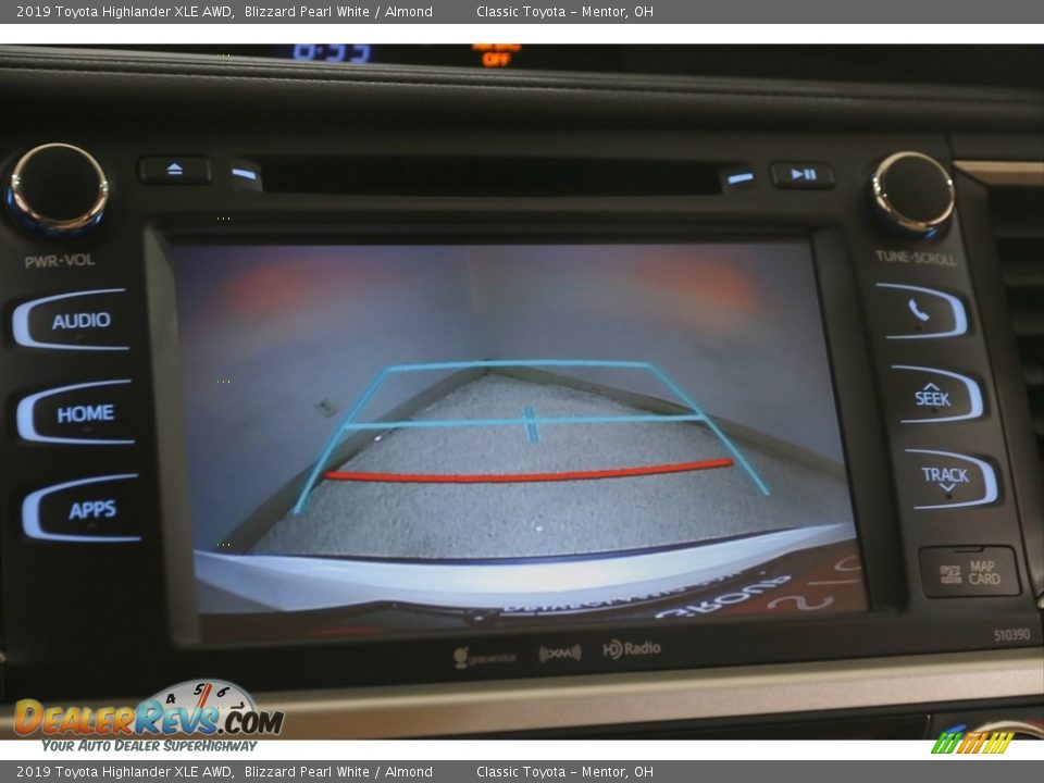 2019 Toyota Highlander XLE AWD Blizzard Pearl White / Almond Photo #13