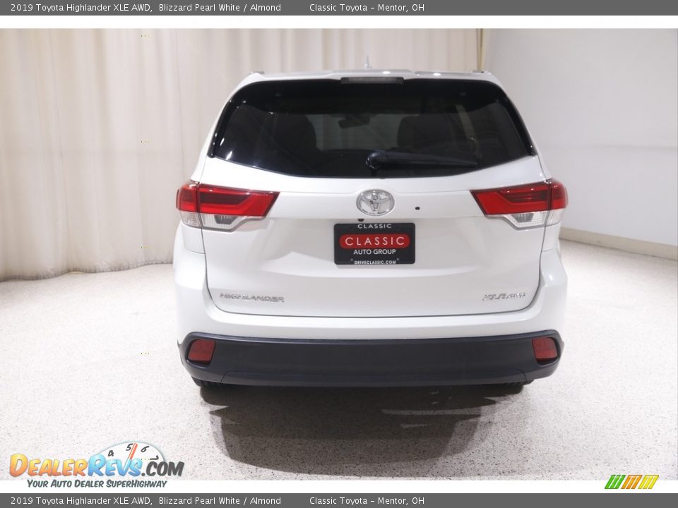 2019 Toyota Highlander XLE AWD Blizzard Pearl White / Almond Photo #21