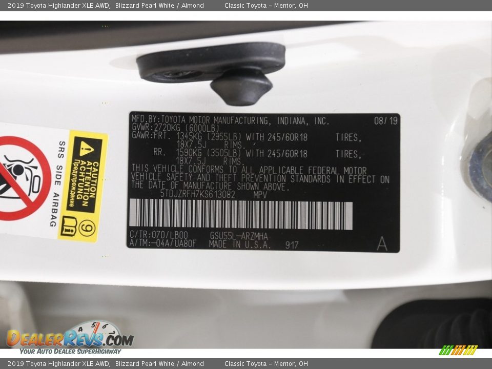 2019 Toyota Highlander XLE AWD Blizzard Pearl White / Almond Photo #24