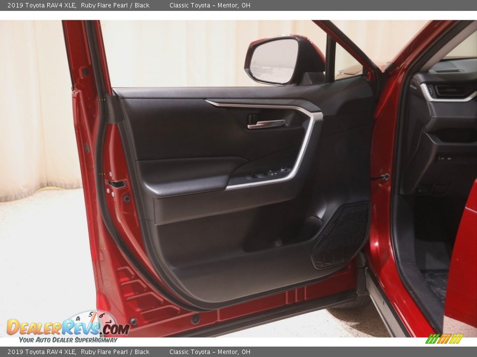 2019 Toyota RAV4 XLE Ruby Flare Pearl / Black Photo #4