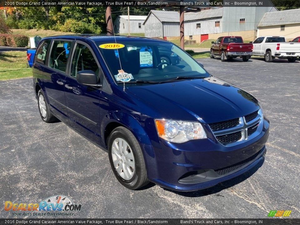 2016 Dodge Grand Caravan American Value Package True Blue Pearl / Black/Sandstorm Photo #9